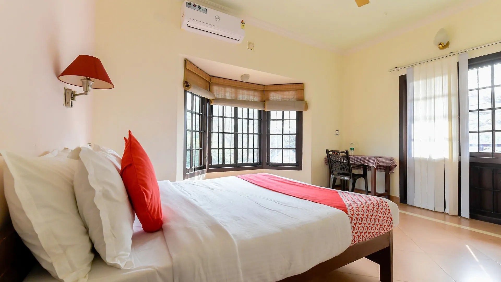 Oyo 10502 Hotel Villa Brook Alappuzha Hindistan